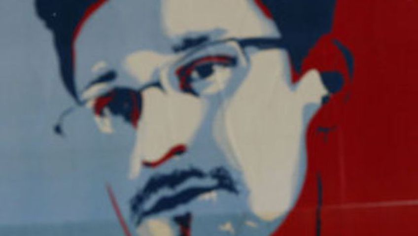 Конгресс США готовит санкции против страны, которая поможет Сноудену 


