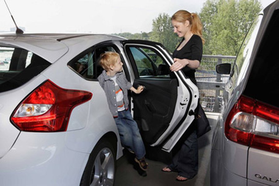 Ford придумал способ защиты дверей от царапин                                 - Хобби, отдых и развлечения