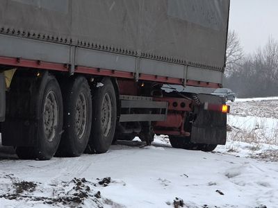 Литовские грузовики по-прежнему не пересекают границу - Литва и страны Балтии