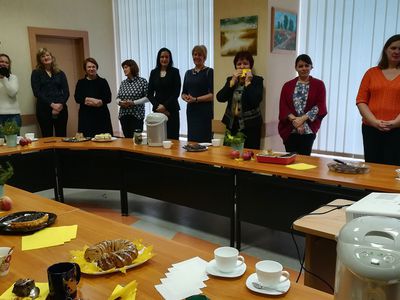 6 ноября – День пирога. В мэрии делились этим символом доброты - В Висагинасе