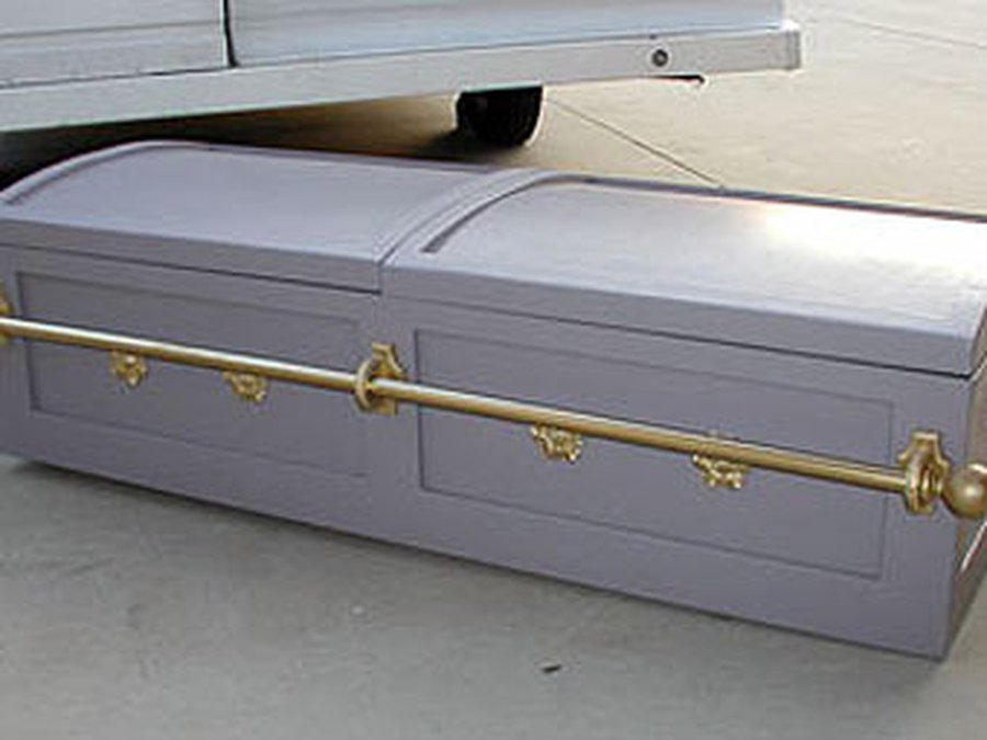 Итальянец отказался от выигранного в лотерею элитного гроба - Хобби, отдых и развлечения