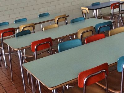 Сейму снова предлагается создать возможность бесплатно обедать для всех учеников начальных классов - Литва и страны Балтии