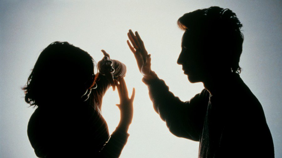 И вновь сообщения о насилии в близком окружении - Происшествия и криминал