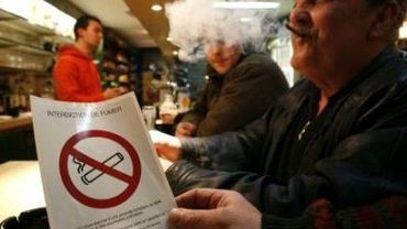В Испании полностью запретили курение в общественных местах

