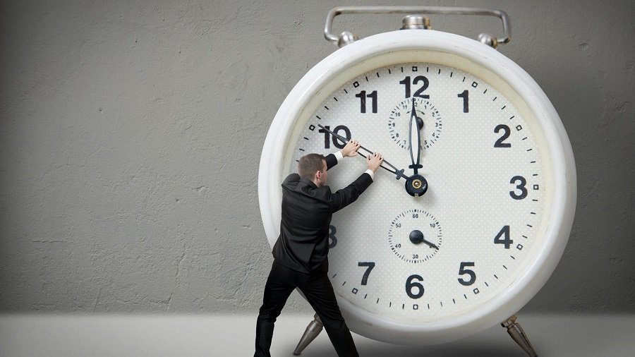 Литва обсуждает вопросы постоянного времени, которое будет действовать в стране - Литва и страны Балтии