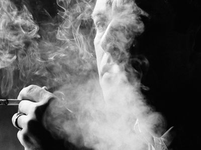 Курильщиков в Литве выгонят с балконов многоквартирных домов - Литва и страны Балтии