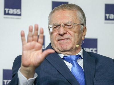 Гражданин Украины подал заявление на Жириновского после драки с ним на акции в Москве - В Мире