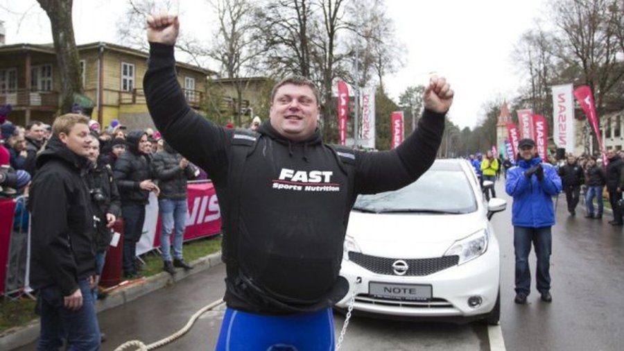 Силач Савицкас стал автором нового рекорда книги Гиннесса - Хобби, отдых и развлечения