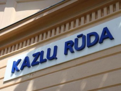 Житель Литвы поднял над домом флаг с траурной лентой и взорвал сам себя - Литва и страны Балтии