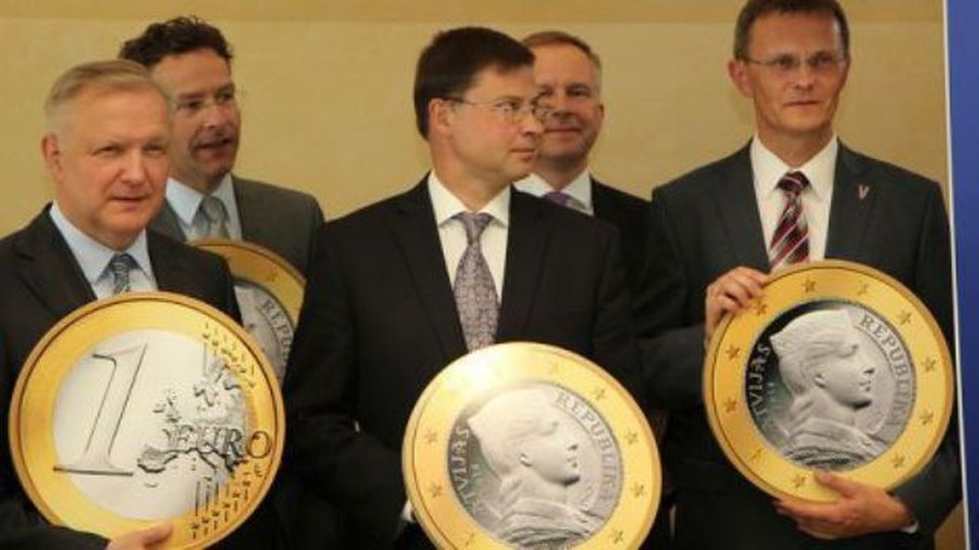 До введения евро в Латвии осталось 100 дней - Литва и страны Балтии