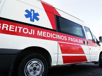 Водитель и санитар вильнюсской скорой помощи изнасиловали и ограбили пациентку - Происшествия и криминал
