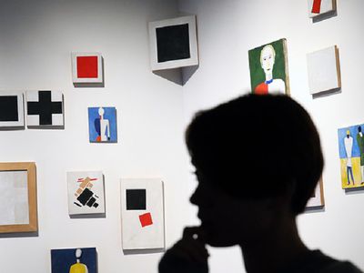 Картина "Черный прямоугольник, красный квадрат" оказалась подделкой - Кино и искусство