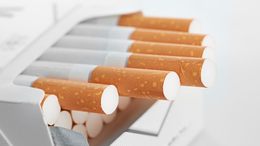 Тотальный запрет: Британцам, родившимся после 2000 года, не будут продавать сигареты