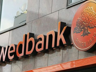 Из-за мошенников Swedbank закрывает пластиковые карточки своих клиентов - Литва и страны Балтии