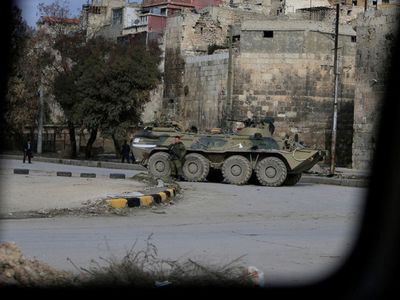 Минобороны РФ опровергло захват в плен двух российских военных боевиками ИГ - В Мире