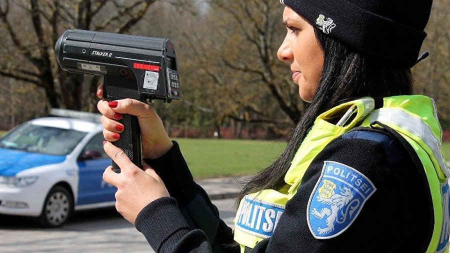 Эстонская полиция советует лихачам записываться в доноры органов - Литва и страны Балтии