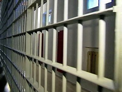 За неуплату налогов будет грозить и тюрьма - Литва и страны Балтии