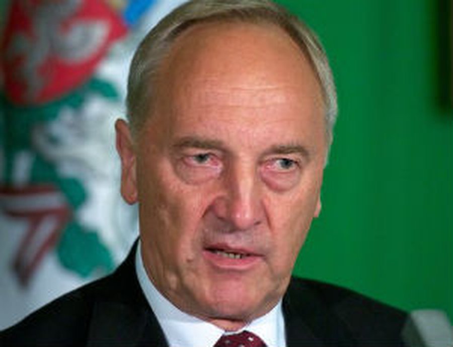 Президента Латвии попросили предоставить справку от геронтолога и психиатра - Литва и страны Балтии