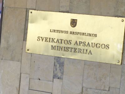 Medikų profsąjungos išsikovojo, kad būtų įvardytos didinamų atlyginimų „grindys“ - Lietuva ir Baltijos šalys