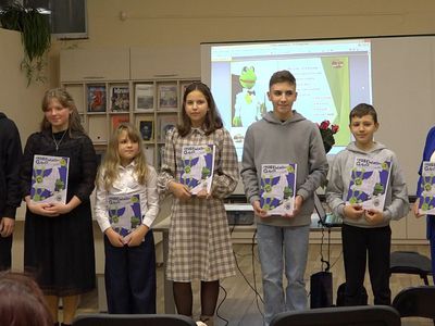 «Банда Кроссвордистов» - новая книга Людмилы Воеводиной и ее команды (видео) - В Висагинасе