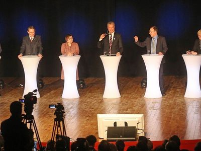 Предвыборные президентские дебаты: кого из кандидатов хотели бы видеть во втором туре - Выборы 2019