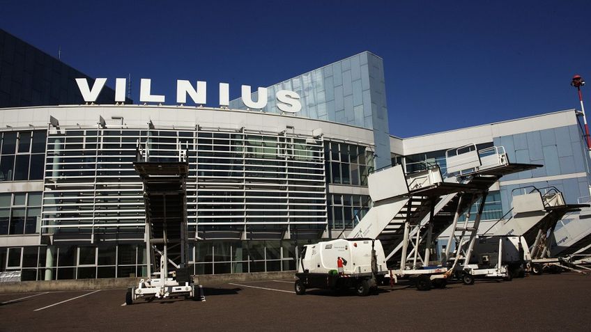 Площадка для наблюдения за самолетами рядом с Вильнюсским аэропортом – уже в конце этого года