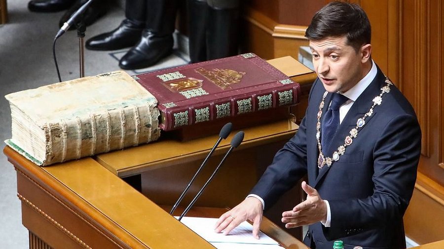 Зеленский объявил о роспуске Верховной рады - В Мире