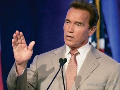 Шварценеггер объявил в Калифорнии ЧФП - В Мире