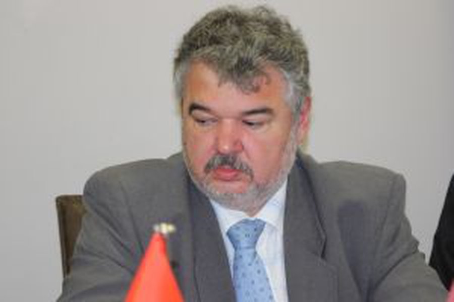 Раздумья о внеочередных парламентских выборах в Словакии
 - В Мире