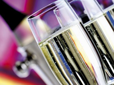 Европейцы стали меньше пить шампанское из-за кризиса - Хобби, отдых и развлечения