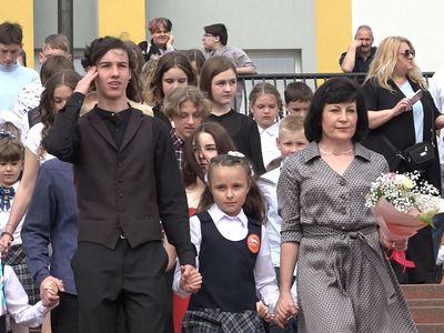 Прогимназия ,,Gerosios vilties“ проводила своих восьмиклассников (видео) - В Висагинасе