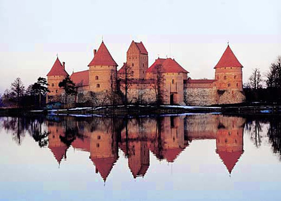 Тракайский замок распахнет двери ночью - Литва и страны Балтии