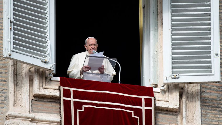 Popiežius Pranciškus dėl pandemijos atsisakė tradicijos gruodžio 8-ąją apsilankyti Romos Ispanijos aikštėje