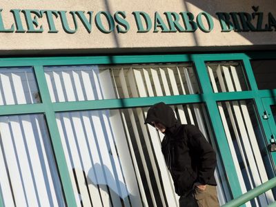 Выпускники ВУЗов идут на биржу труда - Мир молодежи