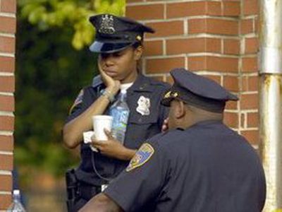 Полиция США ищет маньяка-обнимателя - Хобби, отдых и развлечения