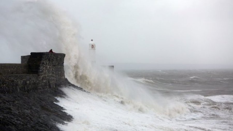На Британию надвигается «Святой Иуда»: такого урагана не видели последние 20 лет - В Мире