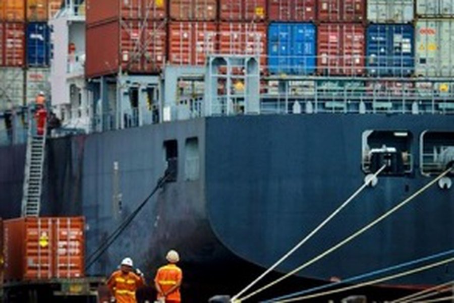 Мир начнет 2011 год экономической холодной войной - В Мире