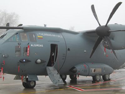 Из-за неожиданной неисправности самолета военно-воздушных сил, делегация Литвы, возглавляемая Далей Грибаускайте, не смогла вылететь в Ригу - Литва и страны Балтии