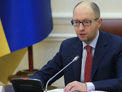 Яценюк: Украине придется покупать у России газ даже по $500 за тысячу кубометров - В Мире