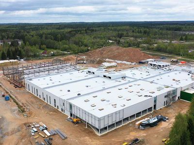 Висагинский завод медицинских изделий «Intersurgical» возводится быстрыми темпами (видео) - В Висагинасе