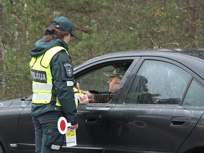 Полиция провела акцию «Švilpukas saugo» (видео) - В Висагинасе