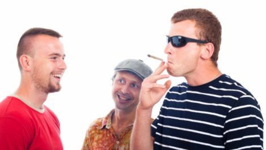 Курильщики имеют лишнюю неделю отпуска в году - Наука и здоровье