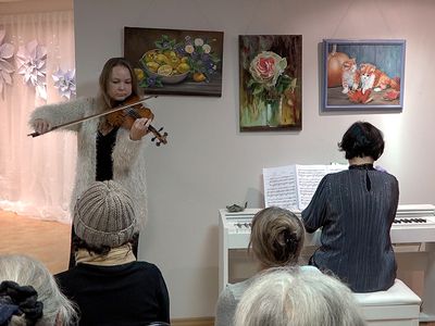 Благотворительная выставка в канун Рождества и Нового года (видео) - В Висагинасе