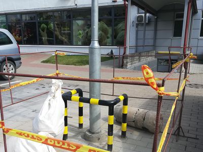 Устранение последствий неудачных парковок – за счет самоуправления (фотогалерея) - В Висагинасе