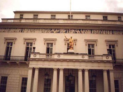 Великобритания заманивает мигрантов-миллионеров - В Мире