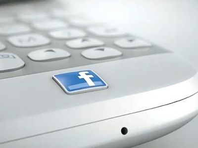 Facebook выпустит свой смартфон через год - IT новости