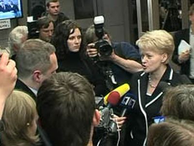 Д.Грибаускайте: хватит плодить внешних врагов, пора заниматься экономикой - Литва и страны Балтии