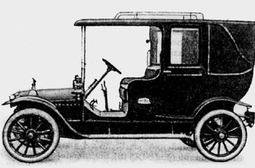 102 года назад выпущен первый серийный автомобиль российского производства                 