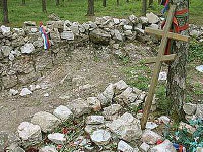 Вандалы разгромили захоронение узников Саласпилса - Литва и страны Балтии