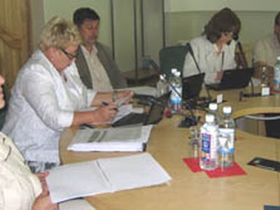 Совет решил сэкономить на канцелярских расходах и продолжить судебный процесс по иску двух школ - В Висагинасе